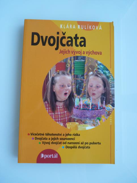 Dvojčata: jejich vývoj a výchova