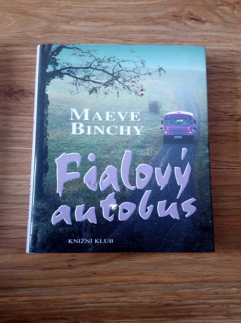 Fialový autobus