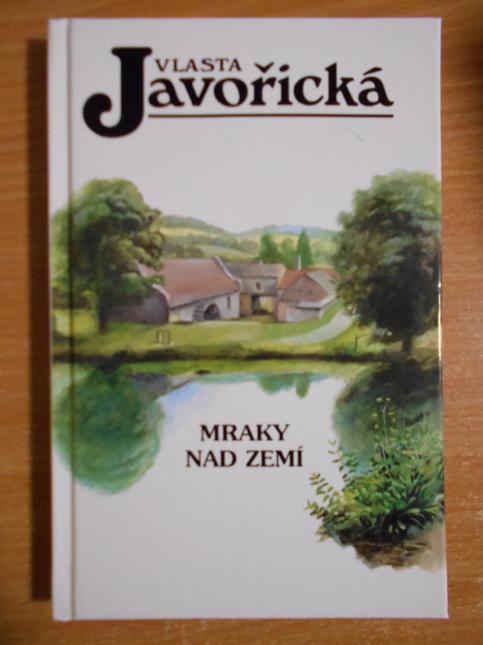 Mraky nad zemí