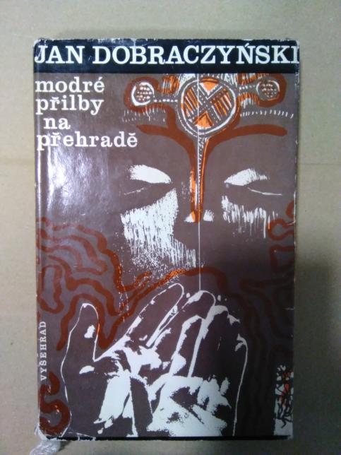 Modré přilby na přehradě