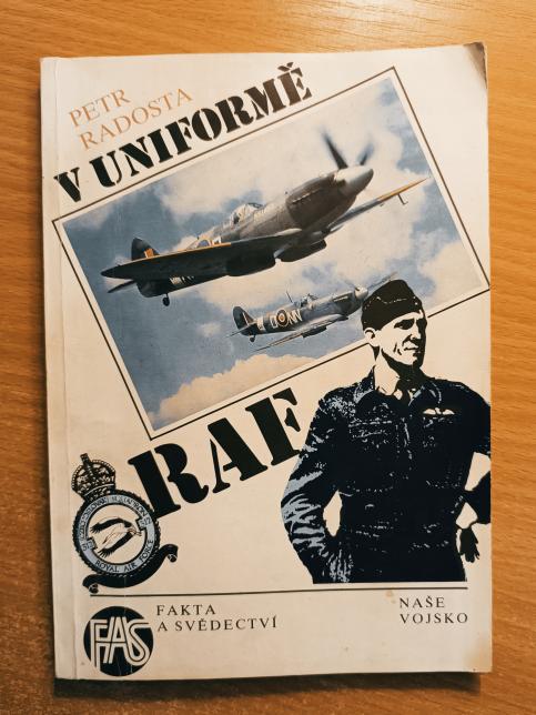 V uniformě RAF