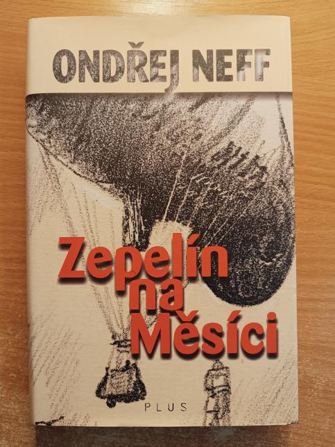 Zepelín na Měsíci