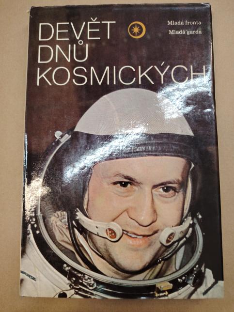 Devět dnů kosmických