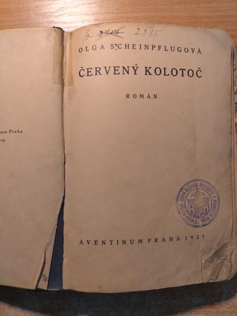 Červený kolotoč