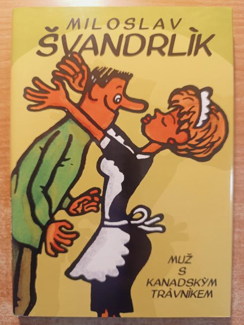 Muž s kanadským trávníkem