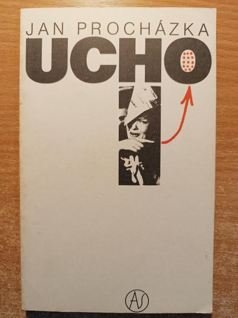 Ucho